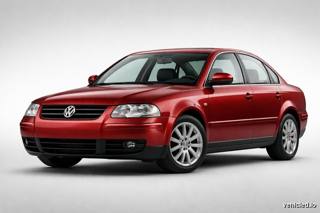Volkswagen Passat in Fortana Red