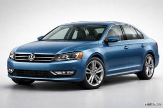 Volkswagen Passat in Aquarius Blue