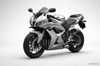 Honda CBR600RR in Lunar Silver Metallic