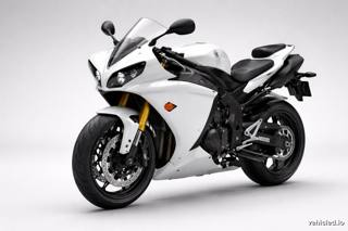 Yamaha YZF-R1 in Pearl White