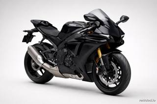 Yamaha YZF-R1 in Raven