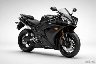 Yamaha YZF-R1 in Tech Black
