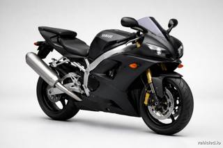 Yamaha YZF-R1 in Matte Raven Black