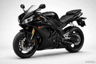 Yamaha YZF-R1 in Raven