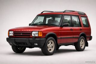 Land Rover Discovery in Rutland Red